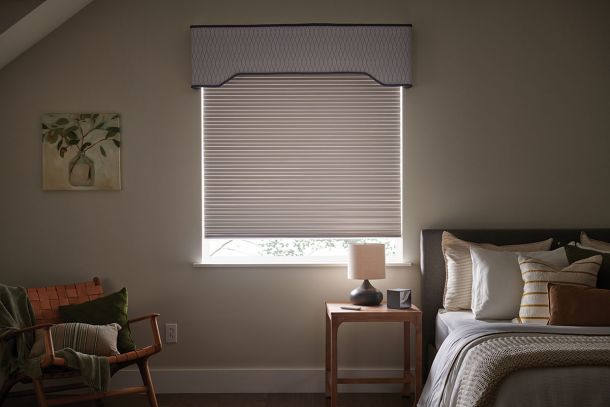 Motorized insulating blinds for the bedroom